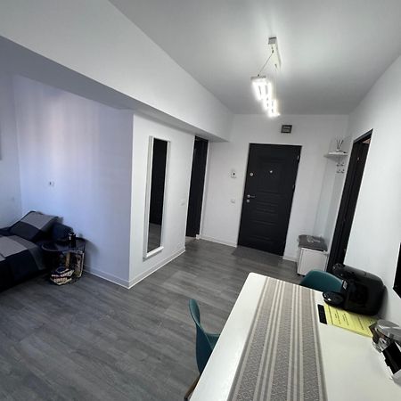 Central Apartment Târgu Jiu Eksteriør billede