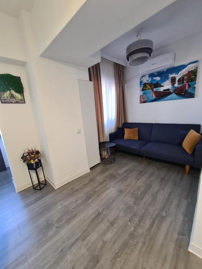 Central Apartment Târgu Jiu Eksteriør billede