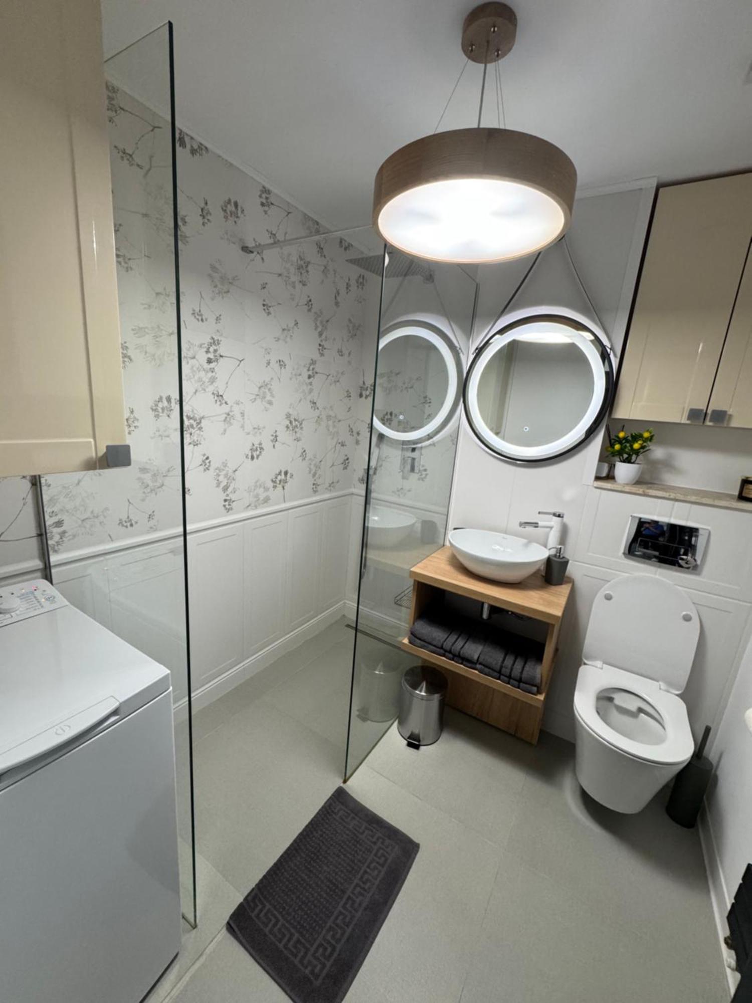 Central Apartment Târgu Jiu Eksteriør billede
